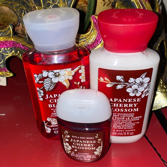 Bath and Bodyworks Japanese cherry blossom travel, size gift set - Picture 1 of 3